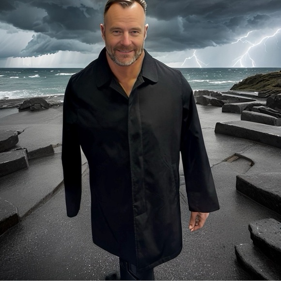 rain-proof warm overcoat - so stylish - in excellent condition Men